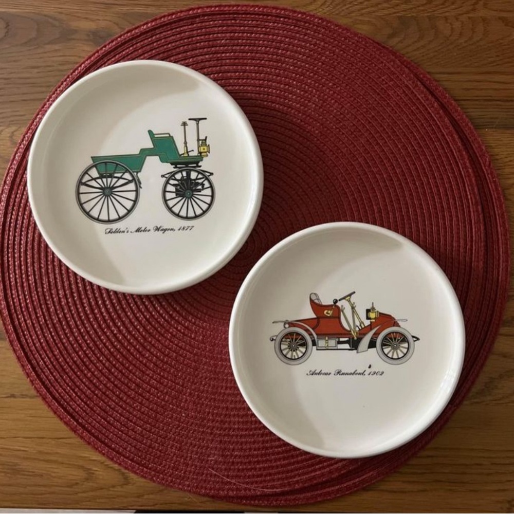 Pair of Vintage Round Plates - Decorative - Elton R Dahlke Co